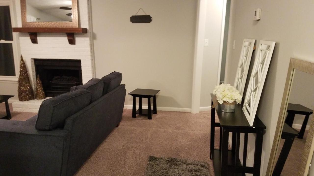 Cozy Cottage Feel, 5 Mins From Ft. Bragg Fayetteville Bagian luar foto