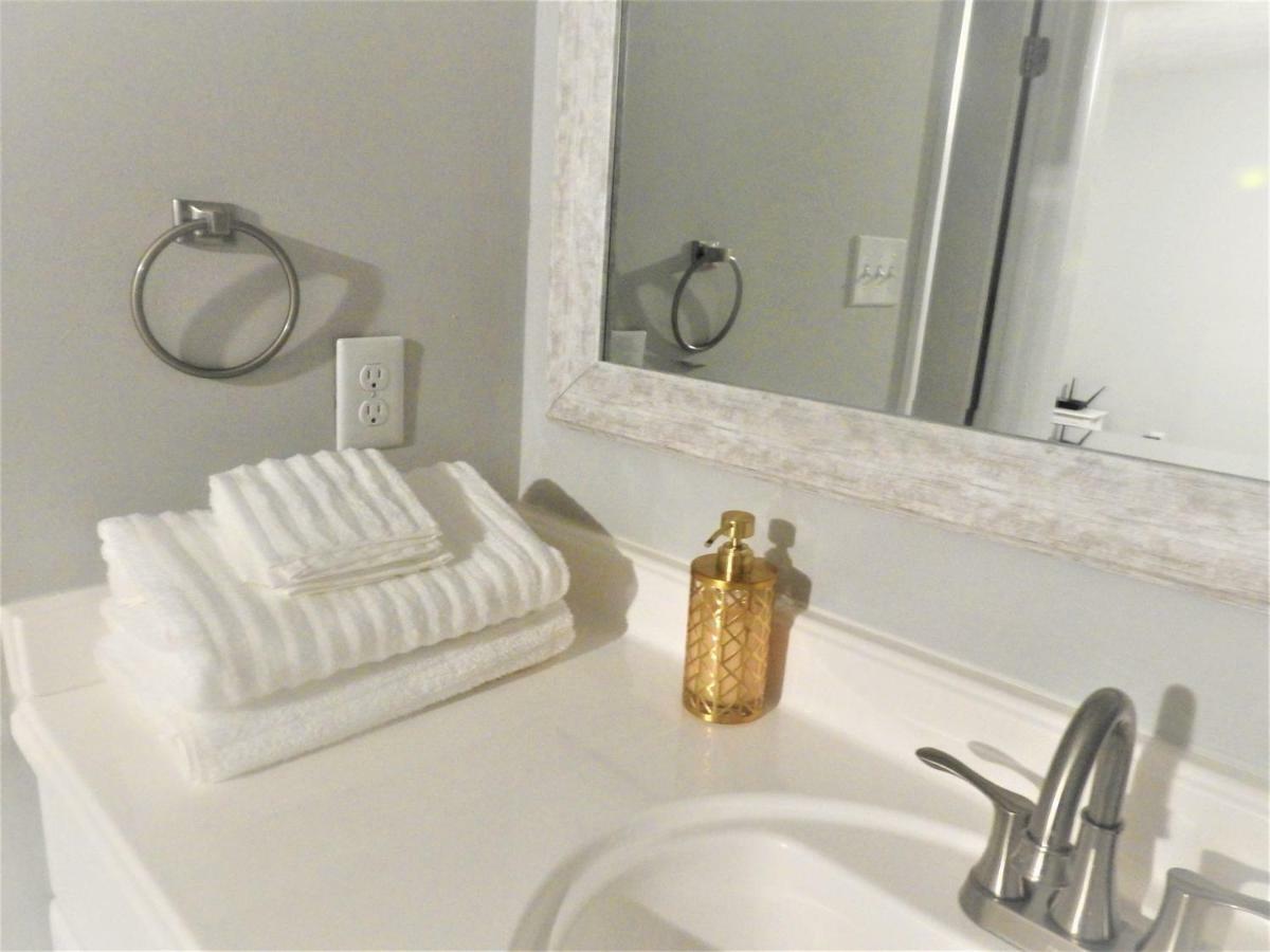 Cozy Cottage Feel, 5 Mins From Ft. Bragg Fayetteville Bagian luar foto